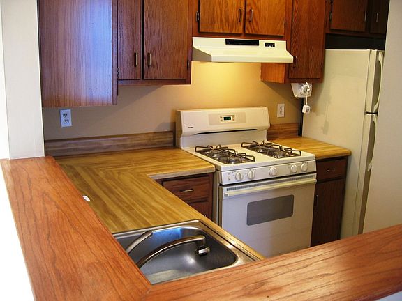 Updated Kitchen with Breakfast Bar