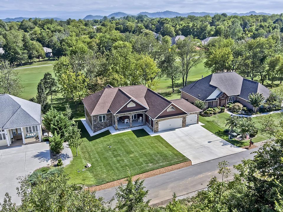 Image 1: 02_NunnehiTrail_109_StreetBirdseye