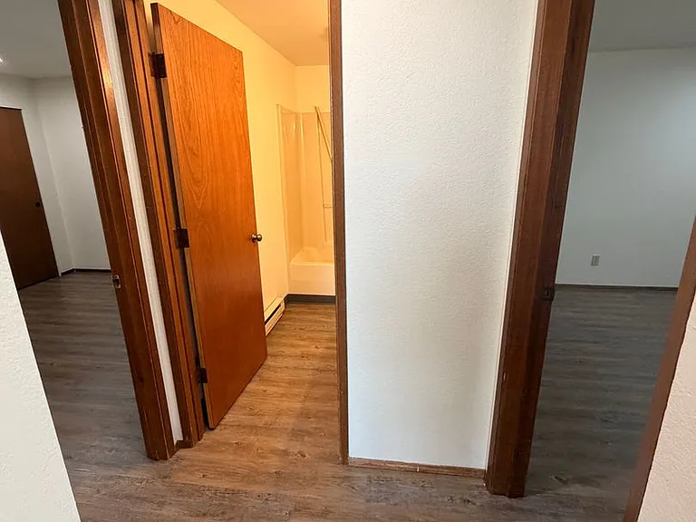 5681 Eagle Pkwy — Photo 10