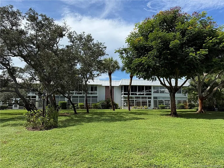 2929 SE Ocean Blvd #8 — Photo 19