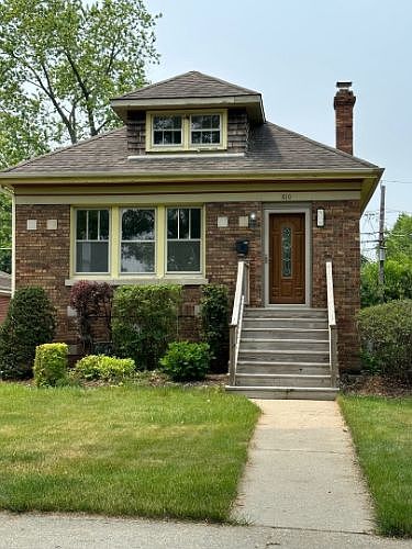 1st image of 810 Forestview Ave