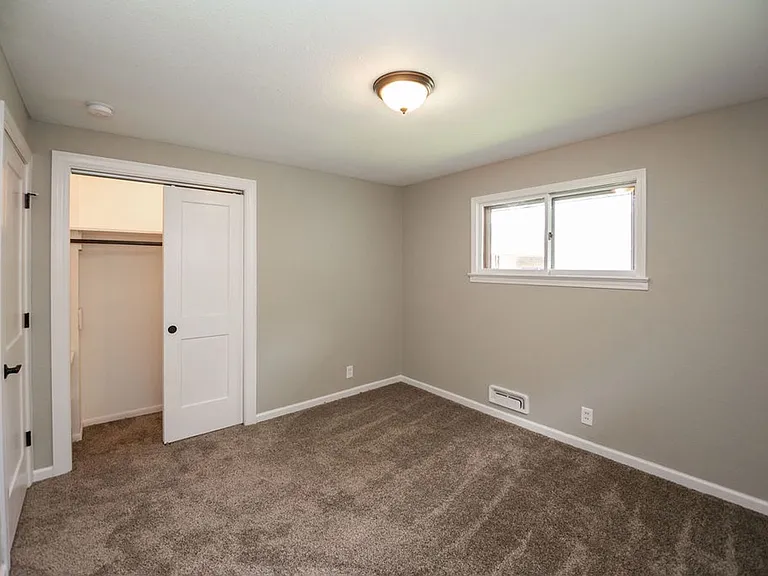 822 Walnut St — Photo 17