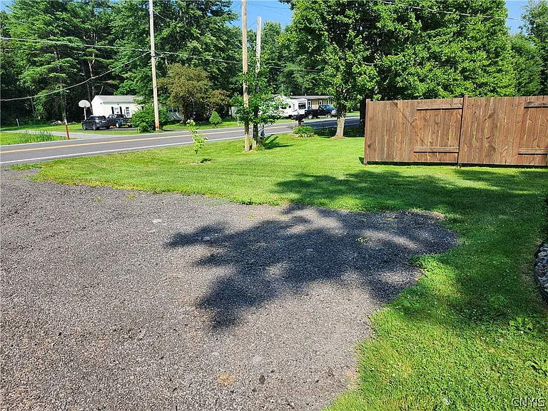 1582B Chestnut Ridge Rd — Photo 14