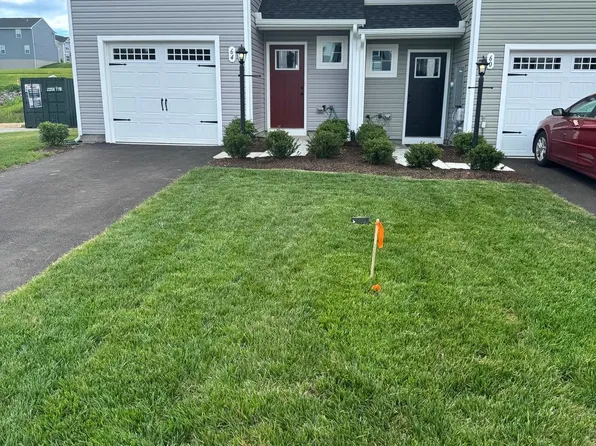 64 Dripping Spring Dr, Hedgesville, WV 25427