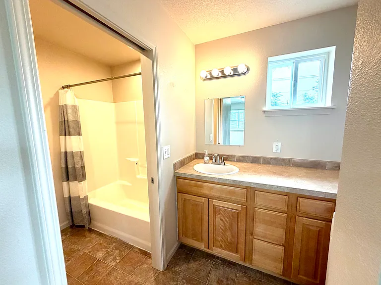 8517 SE Woodstock Blvd #B — Photo 6