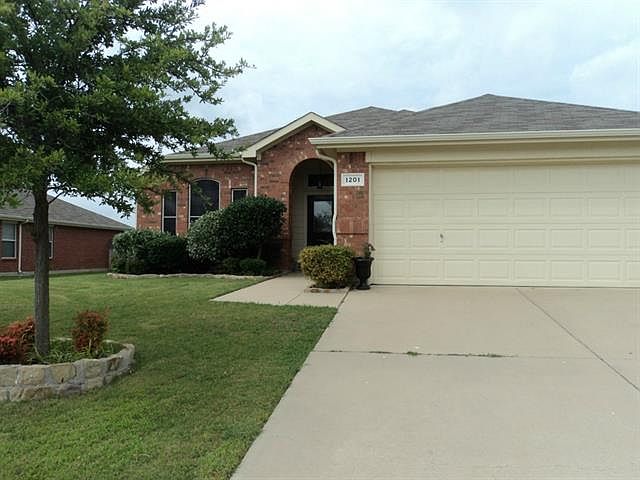 1st image of 1201 Sweetwater Dr