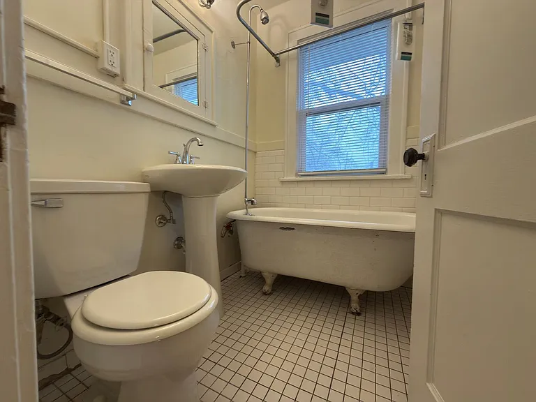 1756 Grand Ave — Photo 43