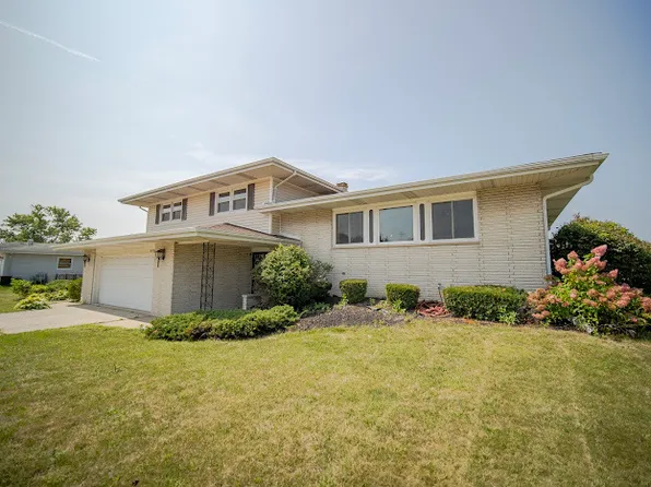 19338 Oakwood Ave, Lansing, IL 60438