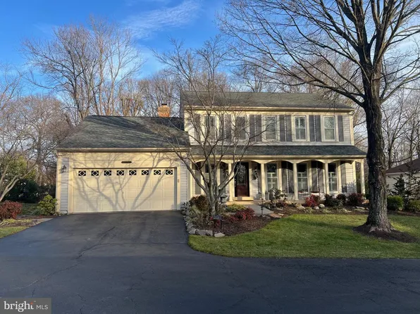 13139 Applegrove Ln, Oak Hill, VA 20171