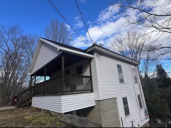 29 Dunton St, Rumford, ME 04276