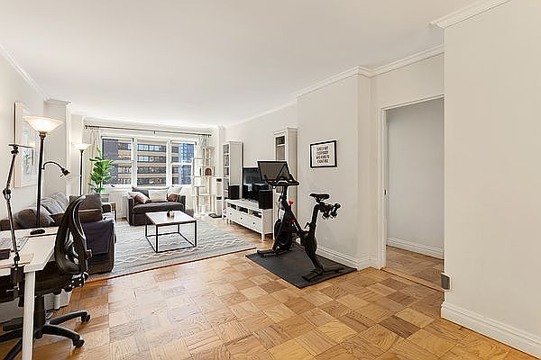 1st image of 159 W 53rd St APT 33D
