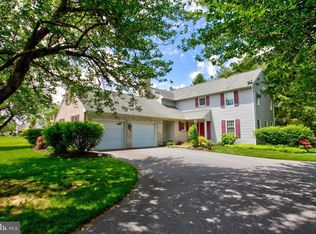 515 Randolph Dr, Lititz, PA 17543