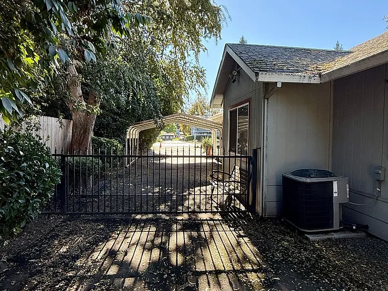 1570 Nord Ave — Photo 28