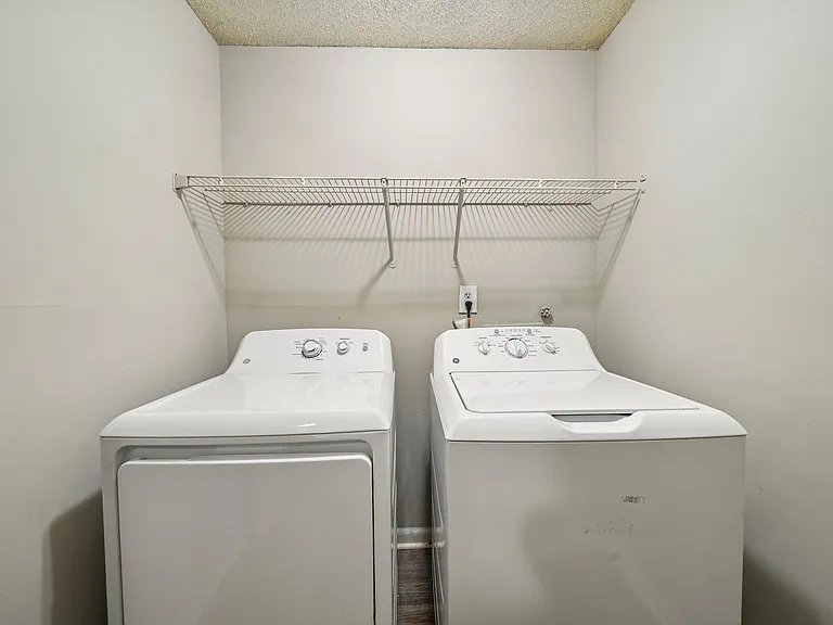 Flats at Riverview — Photo 9