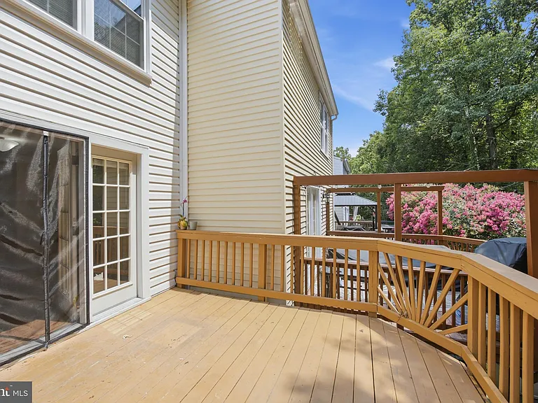 1935 Pohick Creek Ct — Photo 33