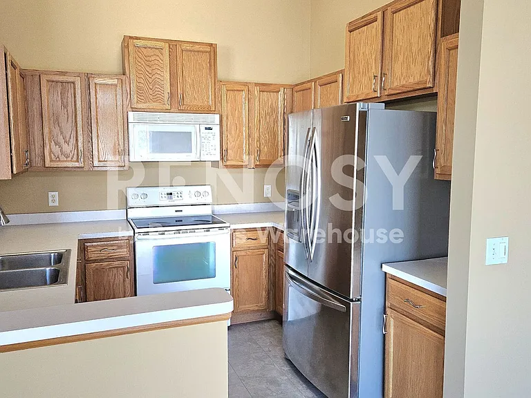 7648 Century Blvd — Photo 28