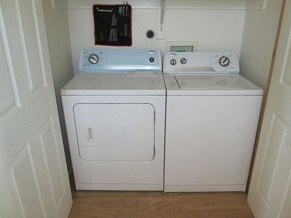 5th image of 408 Placido Martinez Ct NE