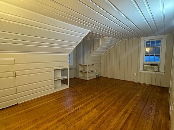 5th image of 604 N Emerson St Unit 2