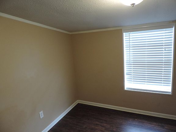 4th image of 313 Yoakum Ct