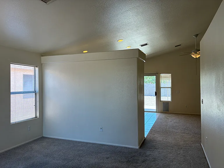 10523 W Windsor Blvd — Photo 5