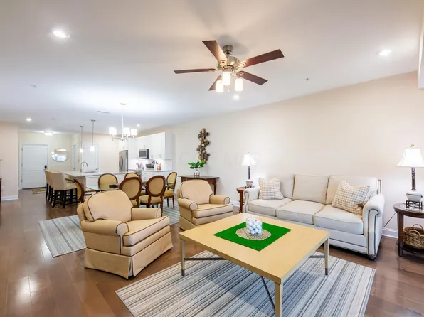 5233 Highpointe Lakes Dr #402, Westerville, OH 43081