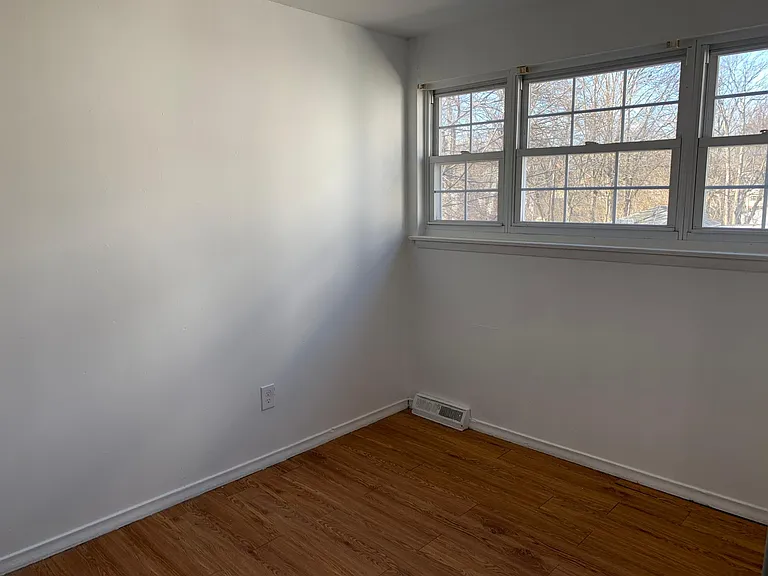 665 Garden St — Photo 32