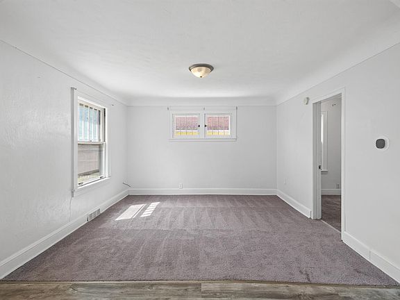 4th image of 569 Hatch Ave