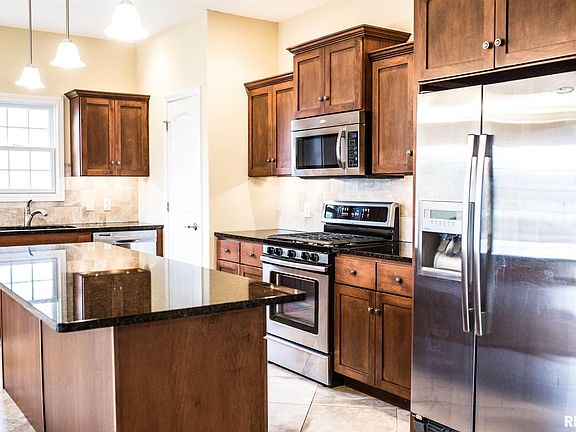 4th image of 25 Mashie Ct