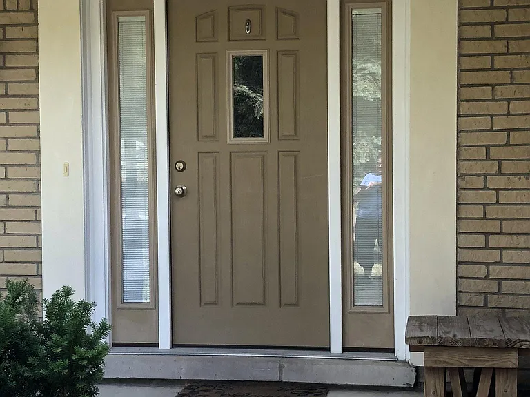 Lexington Ct — Photo 1