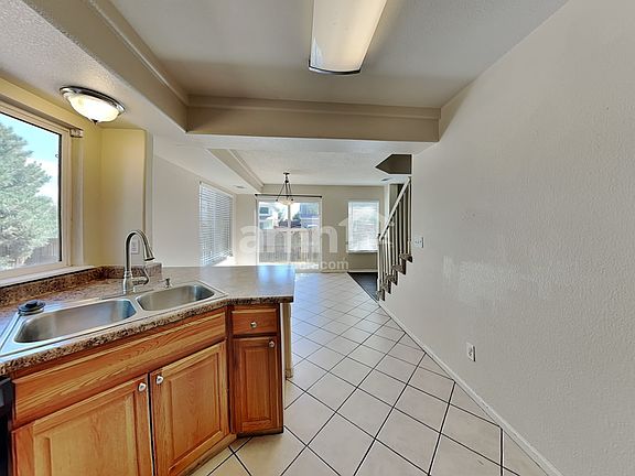 4th image of 4060 N Orleans St