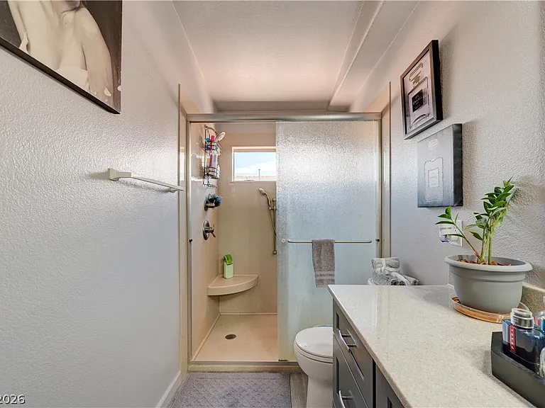 2050 Los Feliz St #183 — Photo 40