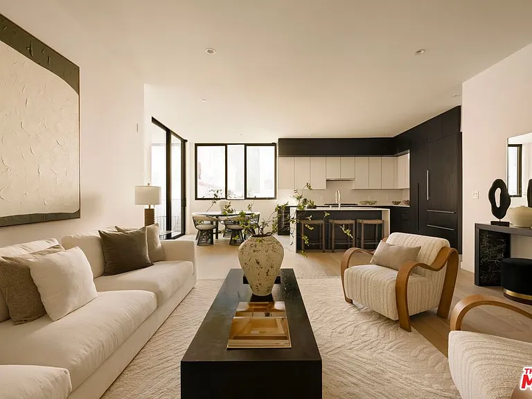 1264 N Harper Ave #202 — Photo 3