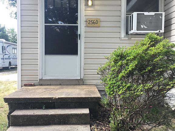 3rd image of 2560 Gwynn Ave