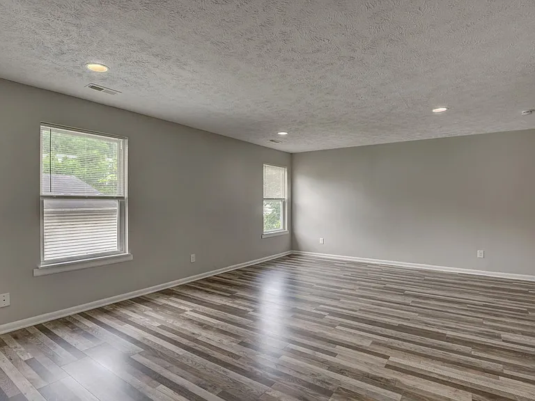 4489 Ammon Ave — Photo 6