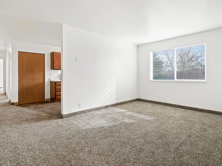 Mark Twain Apartments — Photo 9