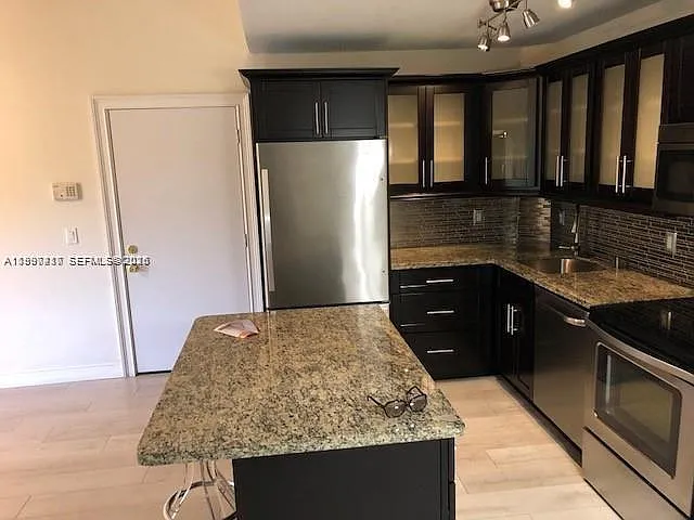 Building Photo - 10733 Cleary Blvd #304