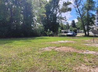 2031 Finley Ave, Grand Ridge, FL 32442