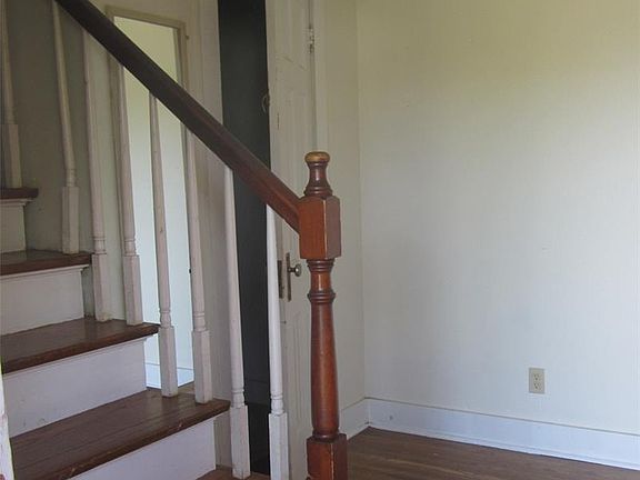 2nd image of 725 E North 13th St