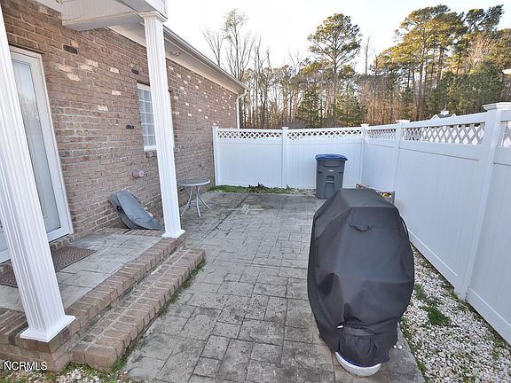 4th image of 318 Braylock Drive