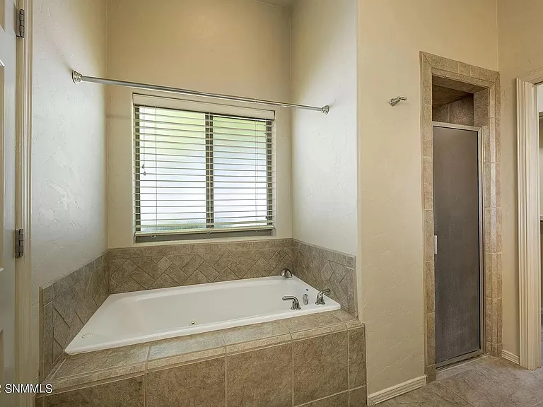 1892 N Sonoma Ranch Blvd — Photo 24