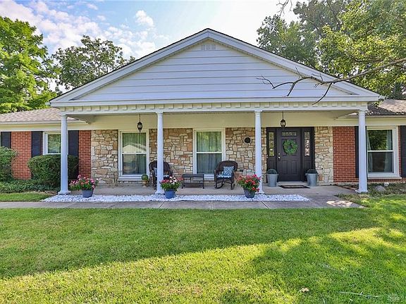 3rd image of 5522 Woodbridge Ln