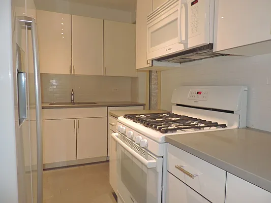 Rented by essential NEW YORK Real Estate | media 20