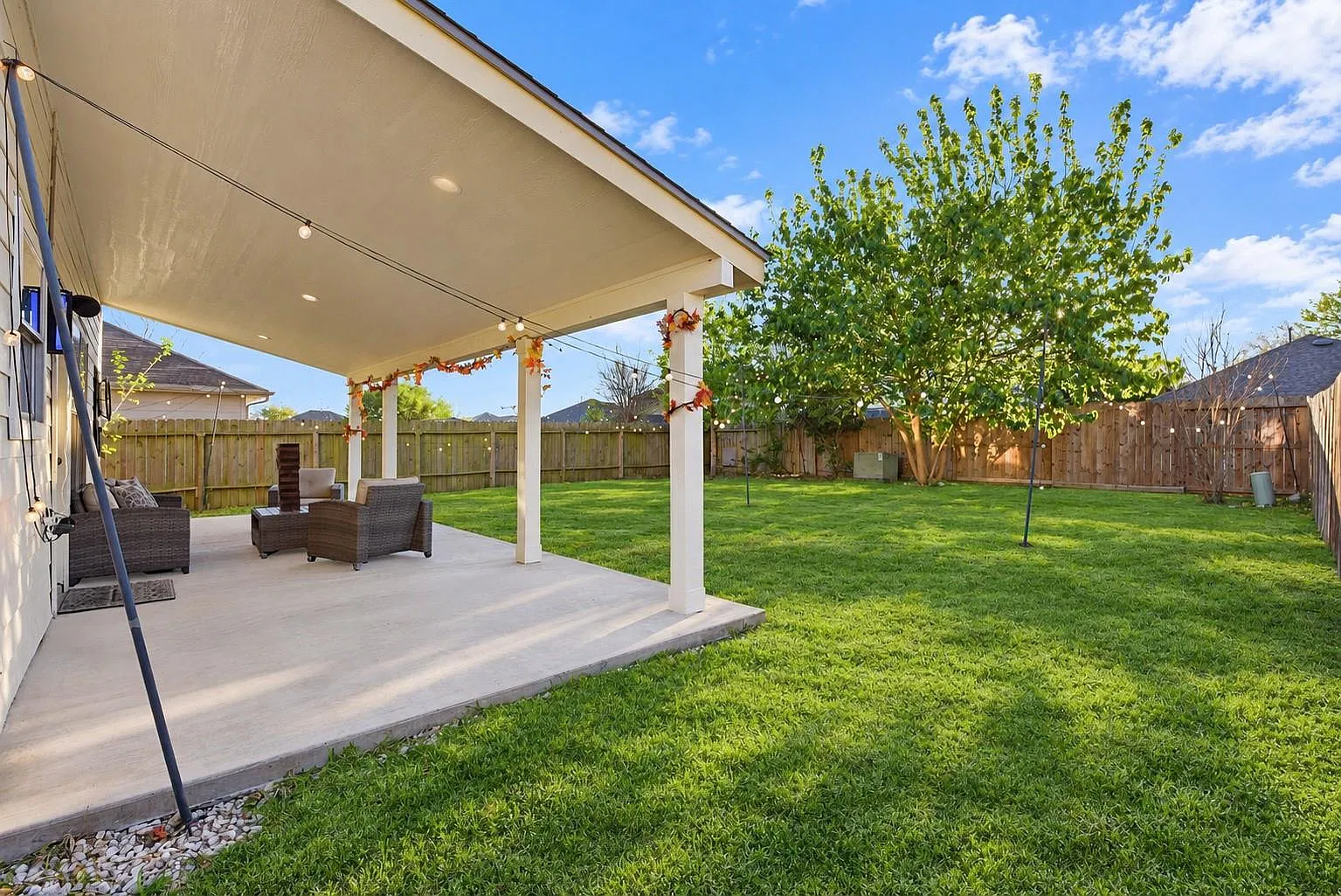 4 bed, 2.5 bath, 1890 sqft, $2,900 — Photo 4