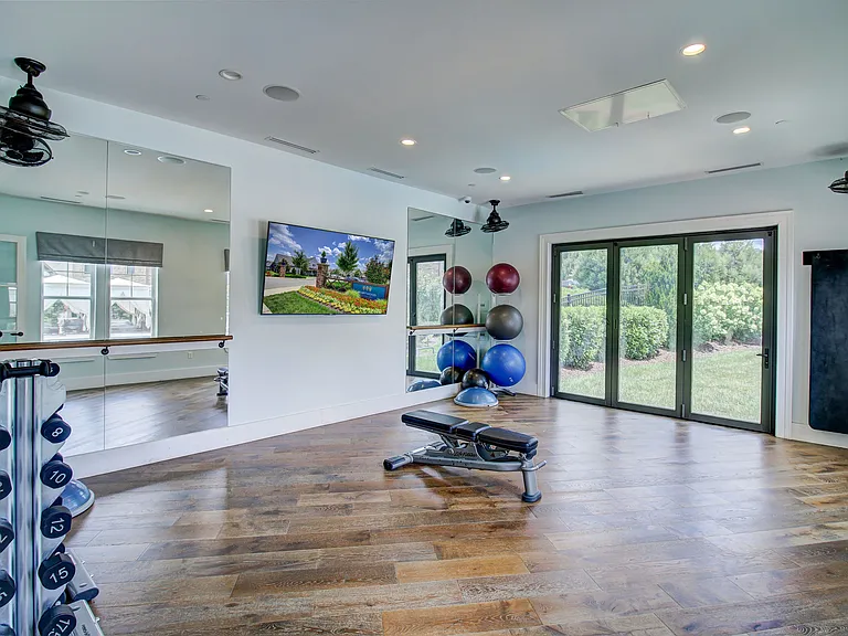 Heartwood at Lockwood Glen — Photo 19