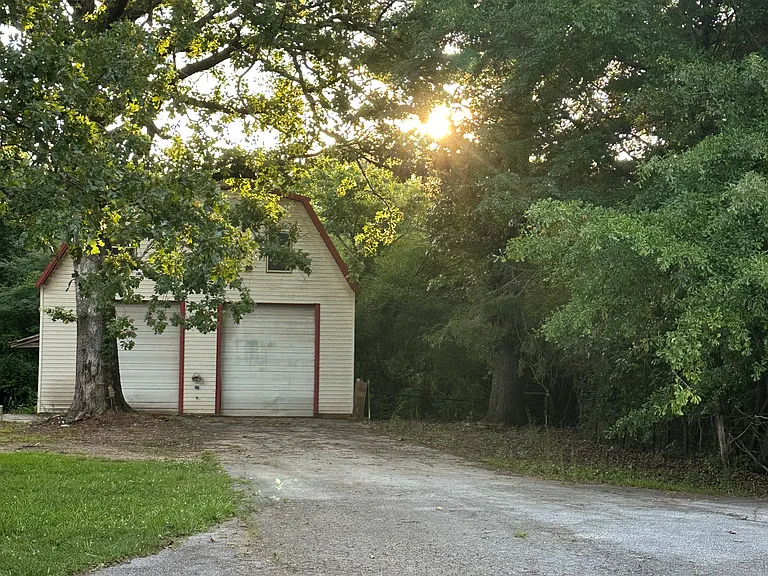 2640 Teamon Rd — Photo 7