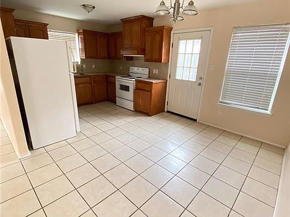 3rd image of 3805 Sheraton Ave #B