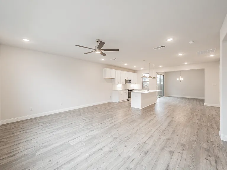 9709 Thorncrown Ln — Photo 4