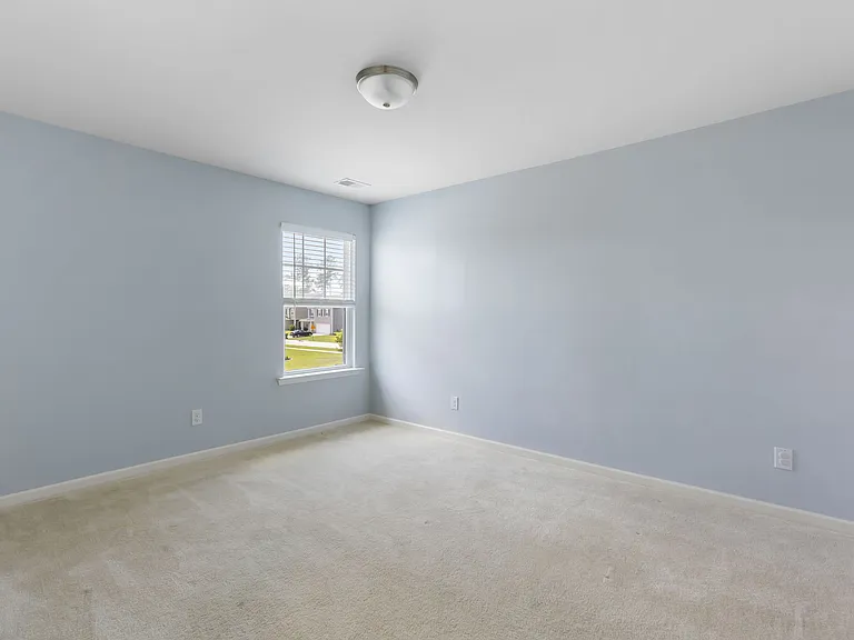 402 Carrara Dr — Photo 11