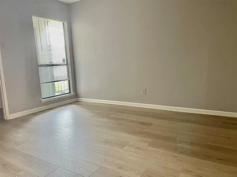 7334 La Granada Dr — Photo 17