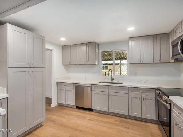 136 S 90TH Place, Mesa, AZ 85208